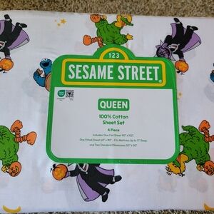 Sesame Street Halloween Queen Sheets NWT!